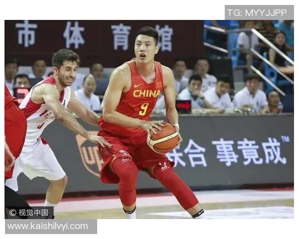 中国男篮红队迎战伊朗队全力争胜期待精彩对决与球迷共庆篮球盛宴